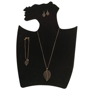 AVON VINTAGE 3 PC. GOLD TONE LEAF SET NECKLACE; PIERCED EARRINGS; AND BRACELET‎